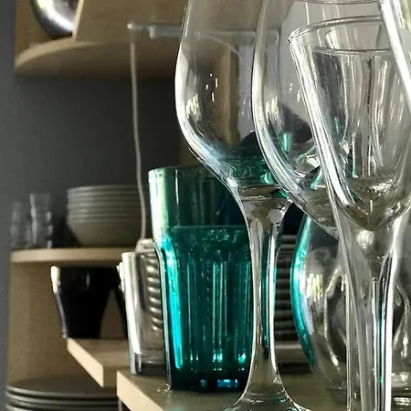 'new' Sunkissed On The Old Hill Apartment *