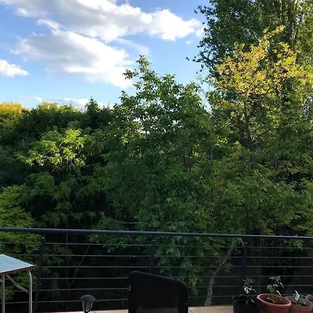 Apartment 'new' Sunkissed On The Old Hill