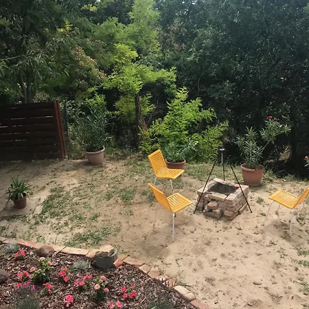 Apartment 'new' Sunkissed On The Old Hill