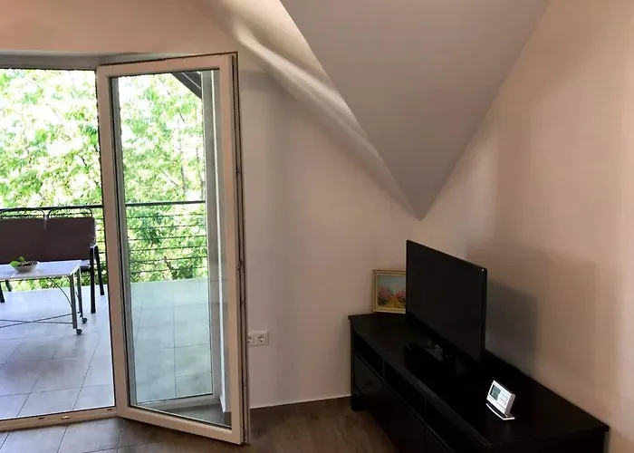 'new' Sunkissed On The Old Hill Apartment Balatonalmadi
