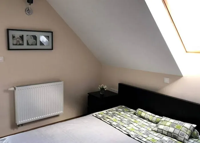 'new' Sunkissed On The Old Hill Apartment *
