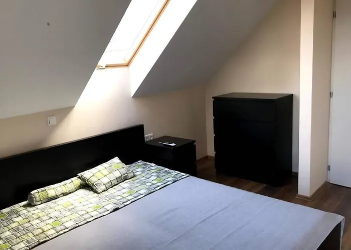 'new' Sunkissed On The Old Hill Apartment *